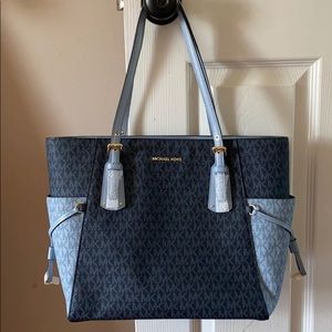 Michael Kors EW Signature Tote